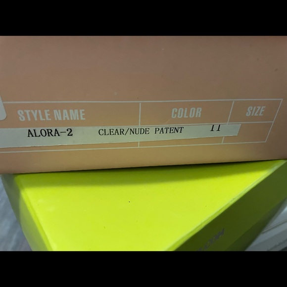 Miss Lola 11 - Picture 7 of 7